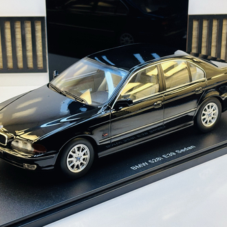 BMW 528i E39 SEDAN
