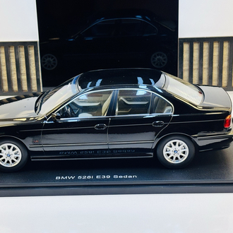 BMW 528i E39 SEDAN