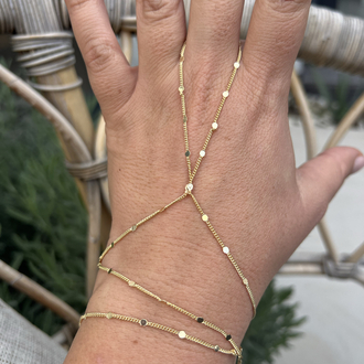 Sophisticated gold şahmeran