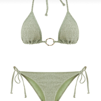 Halka aksesuarlı parlak yeşil bikini takımı 