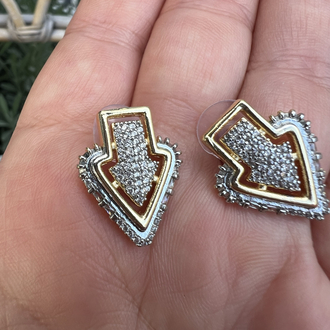 Arrow earring