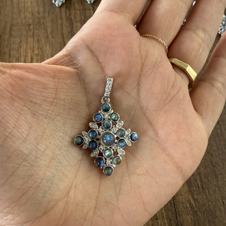 Labradorit İşlemeli Charm Kolye Ucu