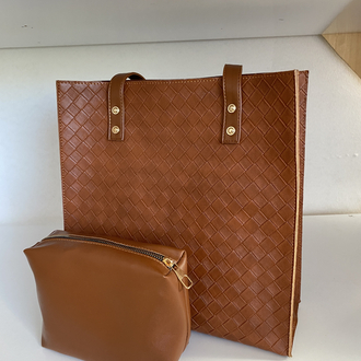 KOLLU BOTTEGA DESENLİ İÇİ YAVRULU TABA ÇANTAMIZ