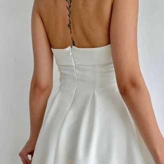 Sade Beyaz Mini Elbise