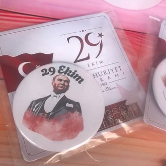 29 Ekim'e özel rozet kartlı paketli