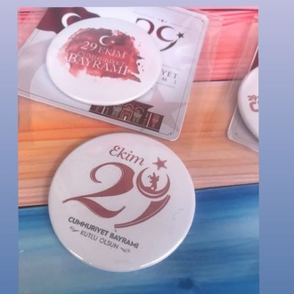 29 Ekim'e özel rozet kartlı paketli