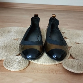 CC Logo Calfskin Ballet Flats