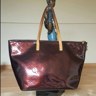 LOUİS VUİTTON Vernis Shoulder Bag