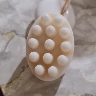 Bal,süt,okiptus, çay ağacı, jojoba yağı,nane yağı,kabak lifli masaj sabun