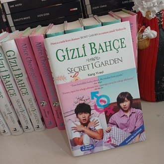 Poster ve Ayıraçlı Koreceden Çeviri- Gizli Bahçe