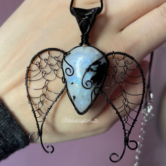 Black Angel / Aytaşı Siyah Melek Kolye (Ahşap Kutulu)
