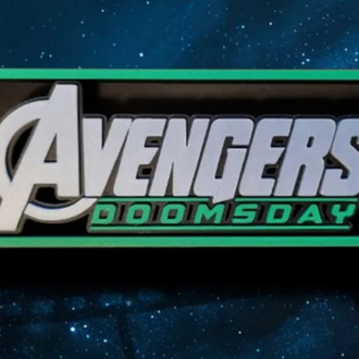 Avengers Doomsday Logo Temalı stand