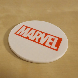Marvel Temalı stand + 2 bardak altlığı