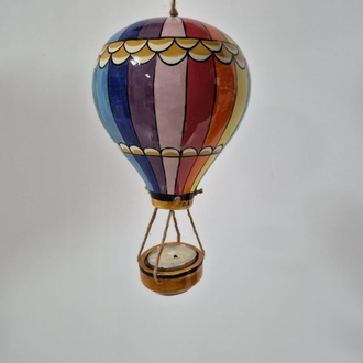 Çini Uçan Balon 
