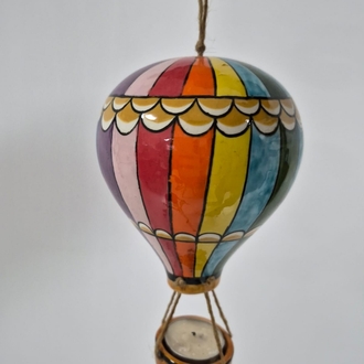Çini Uçan Balon 