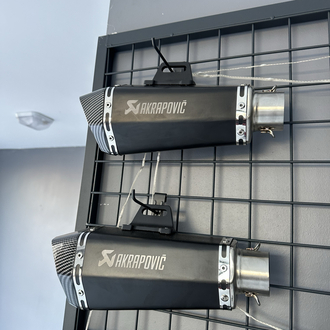 PERFORMANS EGZOZ AKRAPOVIC SUSTURUCULU