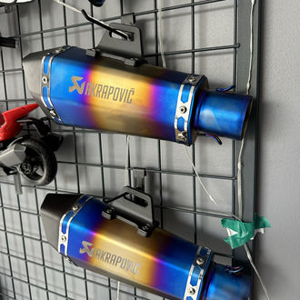 AKRAPOVIC BUKALEMUN SUSTURUCULU SÖK TAK