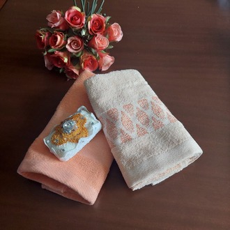 TSB1 Hediyelik Küçük Havlu Set (30x50 Havlux2 + El Yapım Süs Kokulu Sabunx1)
