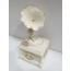 P027.392802 Capodimonte Çiçekli Porselen Gramofon Biblo müzik çalmaz, 19cm yükseklik (1 adet)