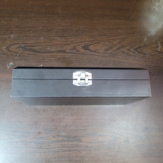 A8TKL4GB Siyah Ahşap Saklama Kutusu 18x10x4 cm Metal Kilitli Kumaş İç Yüzeyli Dekoratif Kutu
