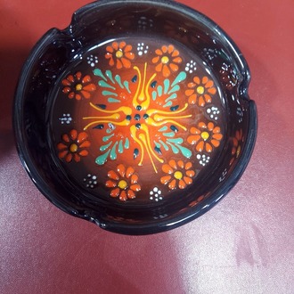 H151629102025 Büyük küllük Çap 10cm Yük 4 cm Seramik El Yapım 1 Adet