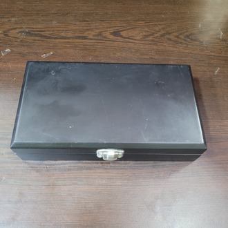 A8TKL4GB Siyah Ahşap Saklama Kutusu 18x10x4 cm Metal Kilitli Kumaş İç Yüzeyli Dekoratif Kutu