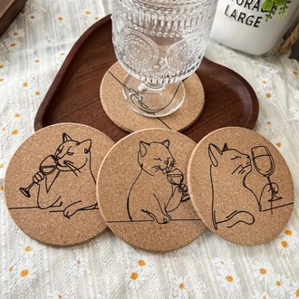 WK759599 catwine-4 adet 4 Adet Büyüleyici Kedi & Şarap Kazınmış Mantar Bardak Altlıkları