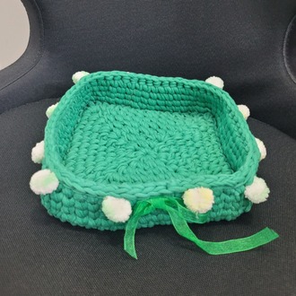 A69666 Ponponlu Fiyonklu El Yapım Örme Kare Sepet 18x18x5cm 1 Adet