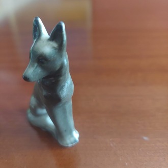 C195812052025 Yükseklik 6cm Genişlik 3cm Gürcistan Porselen Köpek 1 Adet