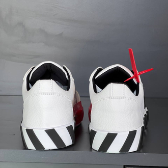 Off-White 