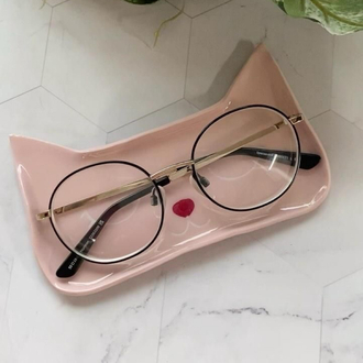 Pembe kedili gözlük tabağı