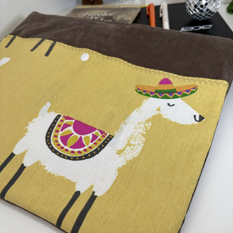 Kadife Lama- Tablet & MacBook Kılıfı
