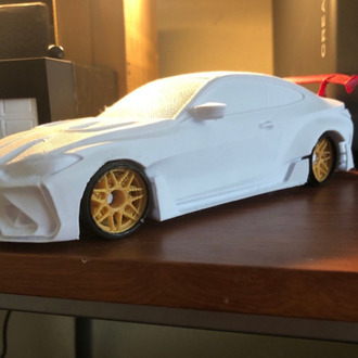 BMW M4 G82 Altın Jantlı Spor Araç Modeli