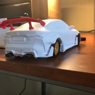 BMW M4 G82 Altın Jantlı Spor Araç Modeli