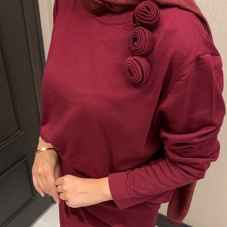 Gül Detaylı Etekli Triko Takım