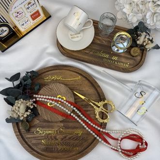 Handgefertigtes, personalisierbares Holz-Tablett-Set für Verlobung und Hochzeit | EW-292977