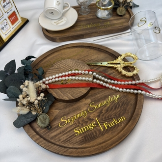 Handgefertigtes, personalisierbares Holz-Tablett-Set für Verlobung und Hochzeit | EW-292977