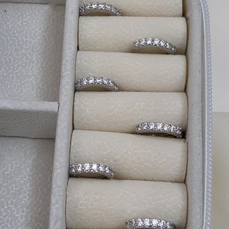 6'lı Zirkon Taşlı Gümüş Silver Renk Küpe Seti 1cm - 1808