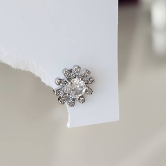 Çiçek Model Kıkırdak Piercing Tragus Helix Gümüş Renk Küpe - 1572