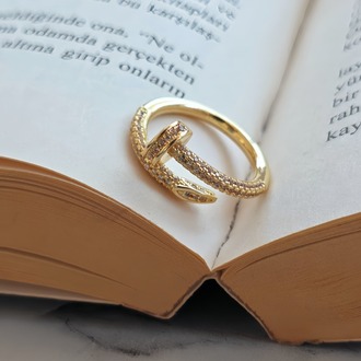 Ayarlanabilir Çivi Model Zirkon Taşlı Gold Renk Çelik Yüzük - 1758
