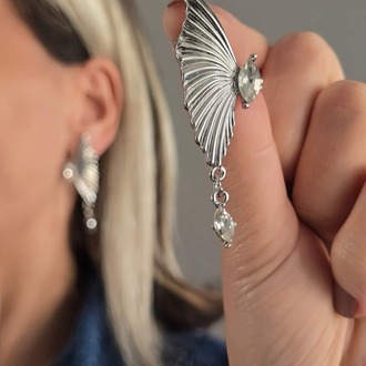 Kelebek Kanat Model Büyük Gümüş Renk Küpe - 1409