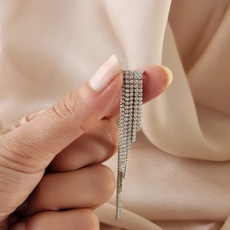 Kristal Taşlı Zincir Sallantılı Deliksiz Kıkırdak Silver Renkli Küpe - 1593