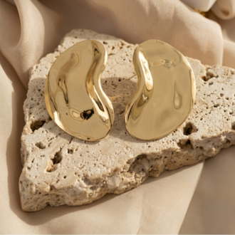 Dalgalı Plaka Model Tasarım Altın Kaplama Gold Renk Küpe - 1847