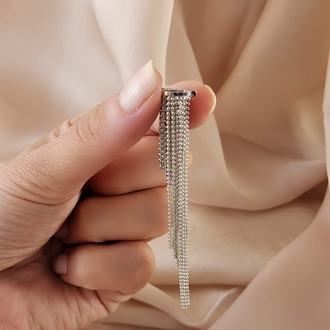 Kristal Taşlı Zincir Sallantılı Deliksiz Kıkırdak Silver Renkli Küpe - 1593