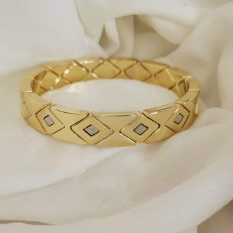 Baklava Model Zirkon Taşlı Esnek Lastikli Saat Yanı Kelepçe- 1695