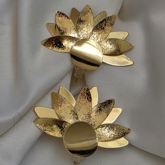 Kat Kat Yaprak Çiçek Güneş Model Gold Renk Küpe 5*4cm - 1807