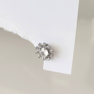 Çiçek Model Kıkırdak Piercing Tragus Helix Gümüş Renk Küpe - 1572