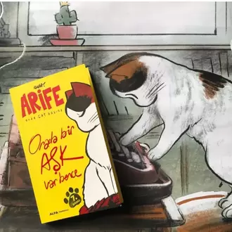 Orada Bir Aşk Var Bence (İmzalı)- Arife 1