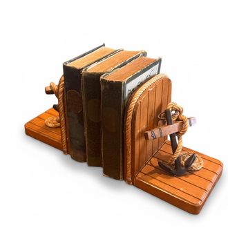 Ahşap kitap tutucular