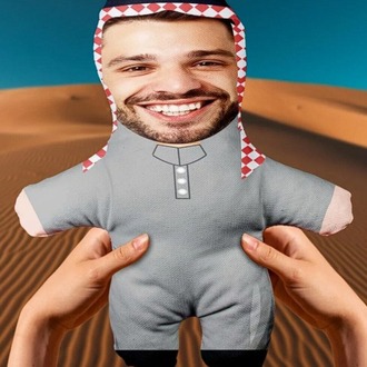 Kişiye Özel Fotoğraflı Hediyelik Komik Arap Şeyhi Peluş Bebek -25cm-